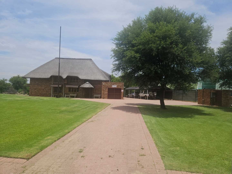 4 Bedroom Property for Sale in Leeudoringstad North West